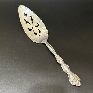 Vintage INTERNATIONAL SILVER Silver-plate Interlude Pattern Cake or Pie Server